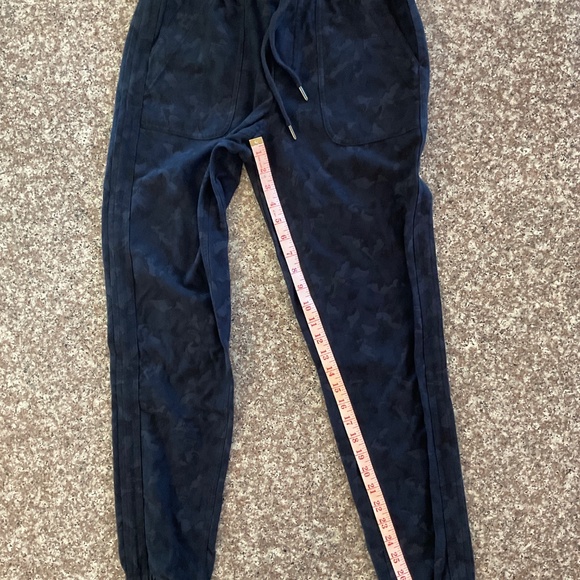 Athleta Farallon Jogger Blue Stratum Camo Size 6 Tall - Picture 3 of 8